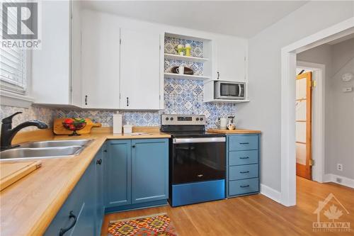 242 Columbus Avenue, Ottawa, ON - Indoor Photo Showing Kitchen With Double Sink