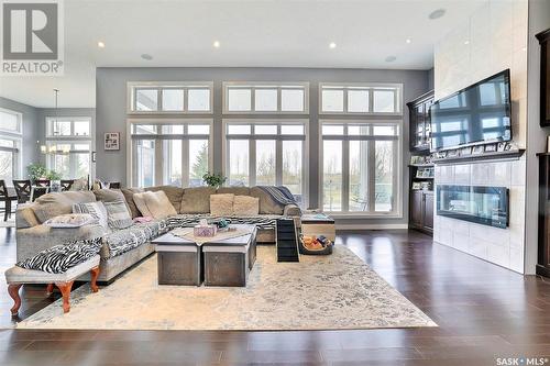 35 Hanley Crescent, Edenwold Rm No. 158, SK - Indoor Photo Showing Living Room With Fireplace