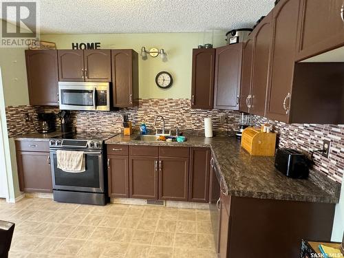 965 Dutkowski Crescent, Regina, SK - Indoor Photo Showing Kitchen