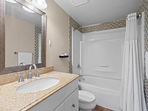 1277 Benvenuto Ave, Central Saanich, BC - Indoor Photo Showing Bathroom