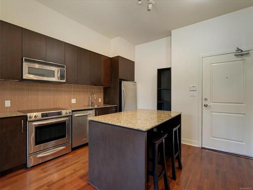 404-1375 Bear Mountain Pkwy, Langford, BC - Indoor Photo Showing Kitchen With Stainless Steel Kitchen