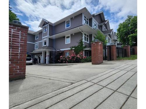 571 Albert St, Nanaimo, BC - Outdoor With Facade