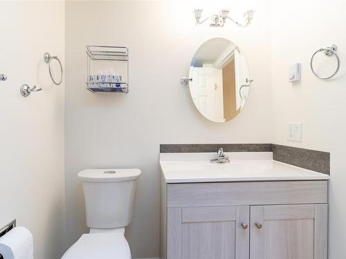 4405 Bartholomew Pl, Saanich, BC - Indoor Photo Showing Bathroom