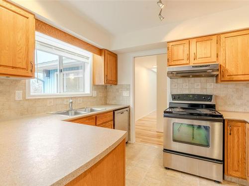 4405 Bartholomew Pl, Saanich, BC - Indoor Photo Showing Kitchen With Double Sink