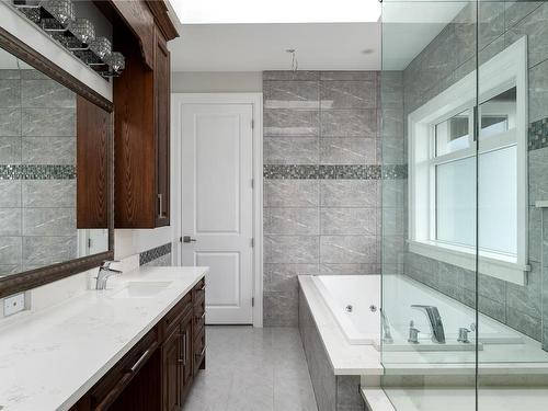 4580 Bonnieview Pl, Saanich, BC - Indoor Photo Showing Bathroom