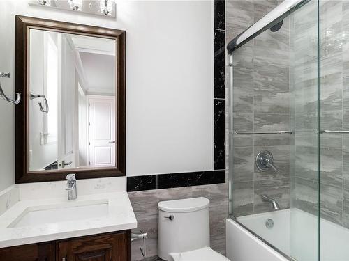 4580 Bonnieview Pl, Saanich, BC - Indoor Photo Showing Bathroom