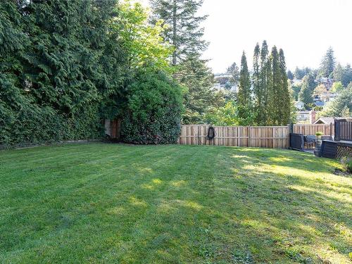 645 Cairndale Rd, Colwood, BC - Outdoor