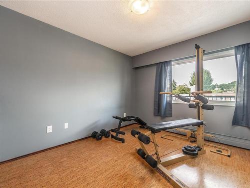 129-1680 Poplar Ave, Saanich, BC - Indoor Photo Showing Gym Room