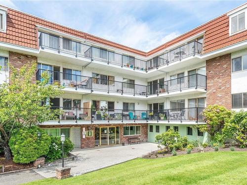 129-1680 Poplar Ave, Saanich, BC - Outdoor With Balcony