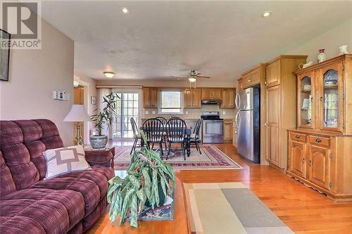 2891 Route 134, Shediac Cape, NB - Indoor Photo Showing Living Room