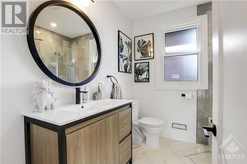 2204 Utah Street, Ottawa, ON - Indoor Photo Showing Bathroom