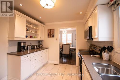 1033 Mississauga Valley Boulevard, Mississauga, ON - Indoor Photo Showing Kitchen With Double Sink