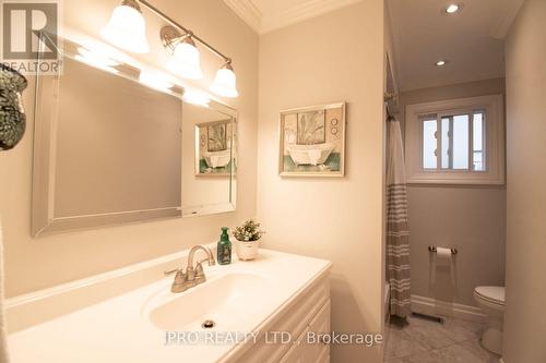 1033 Mississauga Valley Boulevard, Mississauga, ON - Indoor Photo Showing Bathroom