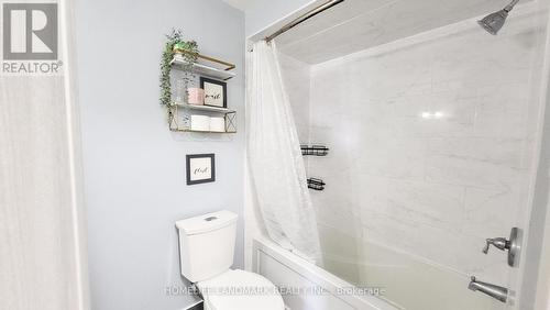 31 Permfield Path, Toronto, ON - Indoor Photo Showing Bathroom
