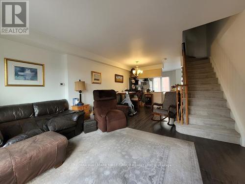 2 - 1635 Pickering Parkway, Pickering, ON - Indoor Photo Showing Living Room