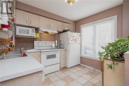 2 - 1635 Pickering Parkway, Pickering, ON - Indoor Photo Showing Kitchen