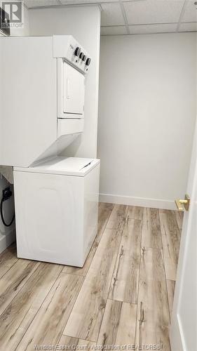 190 Main Street East Unit# 605, Kingsville, ON - Indoor Photo Showing Laundry Room