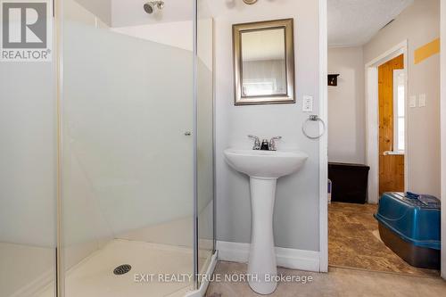 835 11Th Street W, Owen Sound, ON - Indoor Photo Showing Bathroom