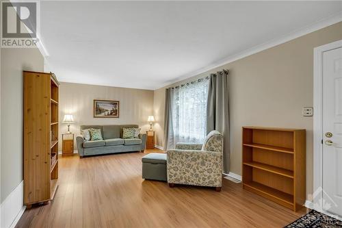 138 Edey Street, Arnprior, ON - Indoor Photo Showing Living Room