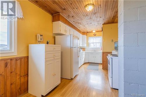 1453 Riverview Drive East, Lower Cove, NB - Indoor Photo Showing Kitchen