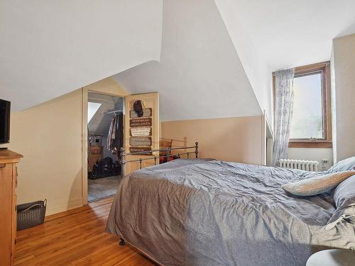 Chambre Ã  coucher principale - 26 Av. Du Parc, Laval (Laval-Des-Rapides), QC - Indoor Photo Showing Bedroom