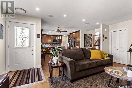 1030 Fort Street, Regina, SK - Indoor Photo Showing Living Room
