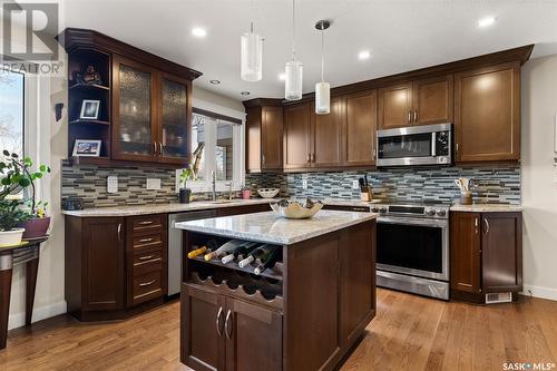 1030 Fort Street, Regina, SK - Indoor Photo Showing Kitchen With Upgraded Kitchen