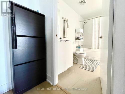 4413 - 30 Shore Breeze Drive, Toronto, ON - Indoor Photo Showing Bathroom