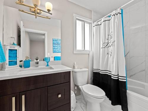 30-800 Southill Street, Kamloops, BC - Indoor Photo Showing Bathroom