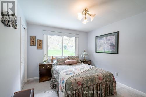 52 Maple Drive, Hamilton, ON - Indoor Photo Showing Bedroom
