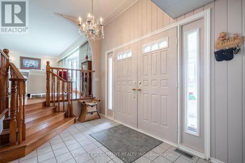 52 Maple Drive, Hamilton, ON - Indoor Photo Showing Other Room
