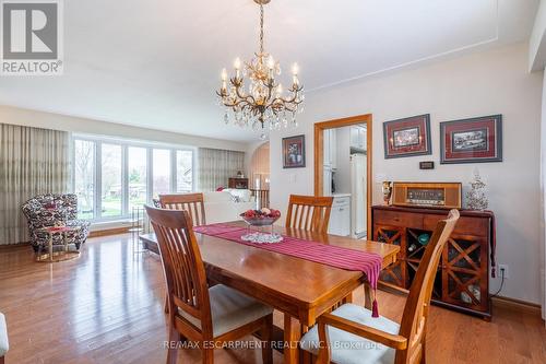 52 Maple Drive, Hamilton, ON - Indoor Photo Showing Dining Room