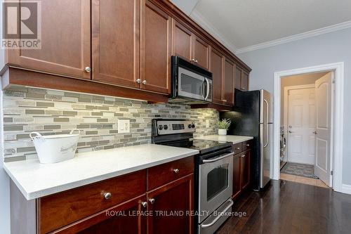 8 - 1 St Johns Drive, Middlesex Centre, ON - Indoor Photo Showing Kitchen