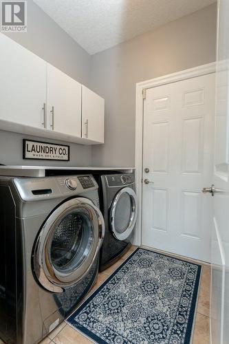 8 - 1 St Johns Drive, Middlesex Centre, ON - Indoor Photo Showing Laundry Room