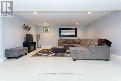8 - 1 St Johns Drive, Middlesex Centre, ON - Indoor Photo Showing Living Room