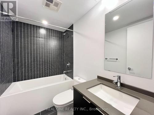 1119 - 1 Jarvis Street, Hamilton, ON - Indoor Photo Showing Bathroom