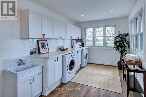 45145 Edgeware Line, Central Elgin, ON - Indoor Photo Showing Laundry Room