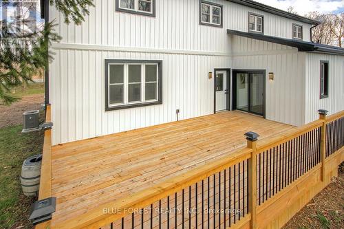 45145 Edgeware Line, Central Elgin, ON - Outdoor With Exterior