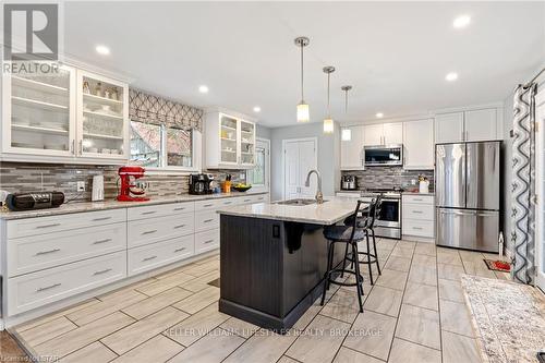 33977 Queen Street, Bluewater, ON - Indoor Photo Showing Kitchen With Upgraded Kitchen
