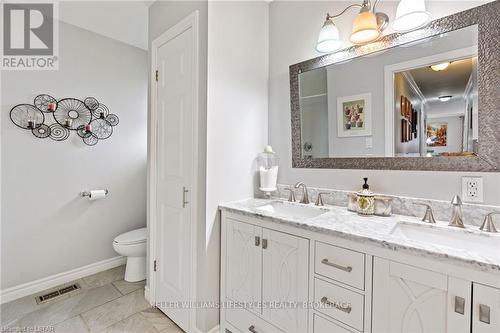 33977 Queen Street, Bluewater, ON - Indoor Photo Showing Bathroom