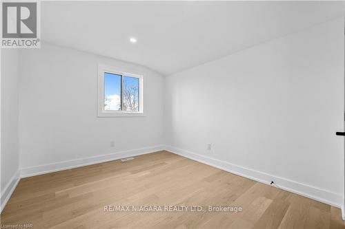40 Parkview Avenue, Fort Erie, ON - Indoor Photo Showing Other Room