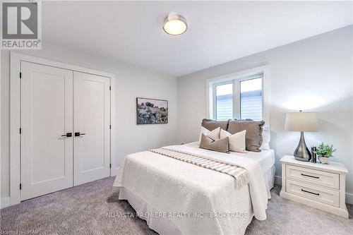260 Crestview Drive, Middlesex Centre, ON - Indoor Photo Showing Bedroom