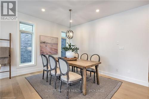 260 Crestview Drive, Middlesex Centre, ON - Indoor Photo Showing Dining Room