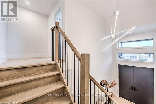 260 Crestview Drive, Middlesex Centre, ON - Indoor Photo Showing Other Room