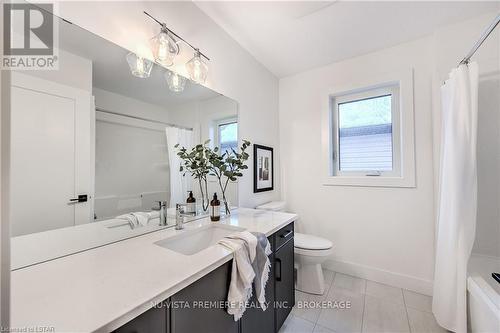 260 Crestview Drive, Middlesex Centre, ON - Indoor Photo Showing Bathroom