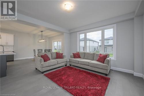 3642 Earlston, London, ON - Indoor Photo Showing Living Room