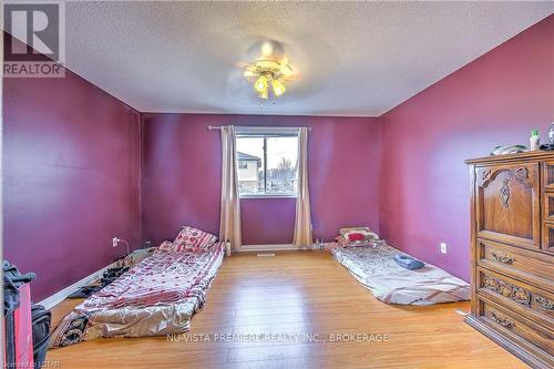240 Exmouth Circle, London, ON - Indoor Photo Showing Bedroom
