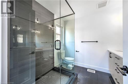 249 Hesselman Crescent, London, ON - Indoor Photo Showing Bathroom