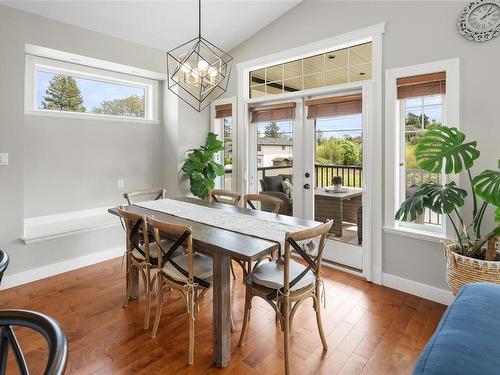 652 Kent Rd, Saanich, BC - Indoor Photo Showing Dining Room