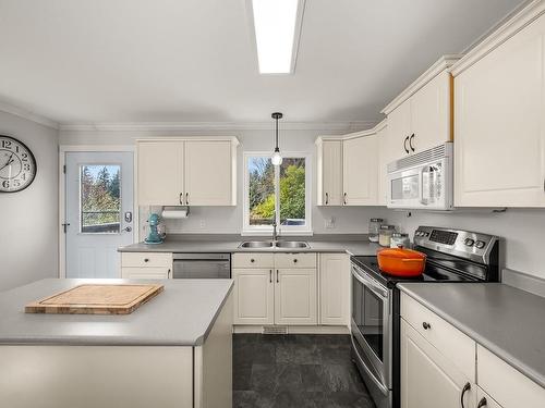 2203 Bolt Ave, Comox, BC - Indoor Photo Showing Kitchen With Double Sink